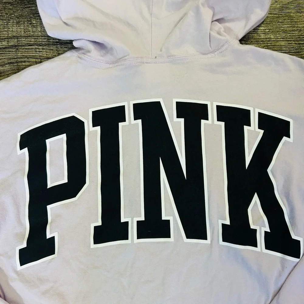 VS PINK 💜CAMPUS LOGO LIGHTWEIGHT LS HOODED TOP - Picture 5 of 7